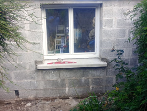 Photo de galerie - Installation de une fenêtre (Cabanon de jardin)
