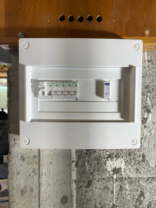 Photo de galerie - Rajout tableau secondaire pour: prise spécialisé / prise extérieure pour Panneau photovoltaïque plug&play / ligne Smart Meter 