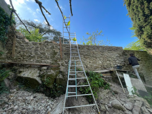 Photo de galerie - Toujours la Rénovation, du grand Mur en Pierre, on arrive à l’avant-dernière