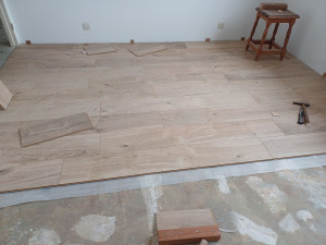 Photo de galerie - Bonjour, je vous propose mes services de pose de parquet flottant.
Je vous assure un bon qualité