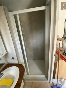 Photo de galerie - Remise en état avec Changement, receveur, pose de panneaux porte de douche pliable