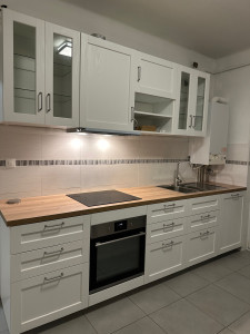 Photo de galerie - Montage de la cuisine 