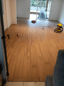 Photo de galerie - Pose de parquet après avoir fait un ragréage 