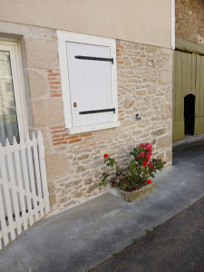 Photo de galerie - Joints de mur en pierre apparentes. 



