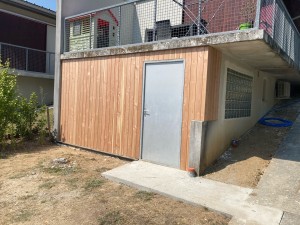 Photo de galerie - Agrandissement avec fermeture d’un porche par bardage