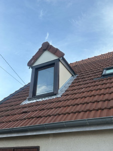 Photo de galerie - Rénovation d’une lucarne + rive plomb et bavette 