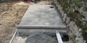 Photo de galerie - Dalles, chape, murettes, mur parpeings, mur brique, ceinture, enduit façade, crépi façade, pose portails, pose poteaux, margelles, chapeau, piscines béton