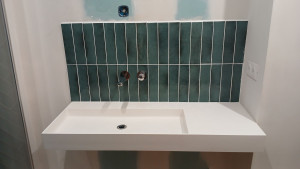 Photo de galerie - Réalisation d'une crédence en faience 