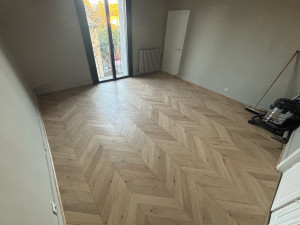 Photo de galerie - Pose de parquet chêne massif pointe de Hongrie.