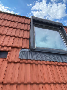 Photo de galerie - Pose d'un velux 
