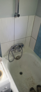 Photo de galerie - Partie de carrelage mural refaite avec un peu de plomberie