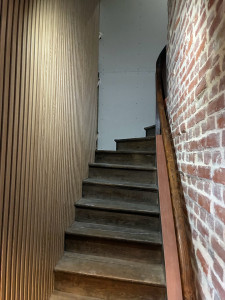 Photo de galerie - Cage d escalier joint d un côté et pause panneau acoustique de l autre