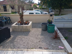 Photo de galerie - Pose de parpaing pour plantation d'olivier (jardinière d'olivier).le crépi sera fait dans un second temps 