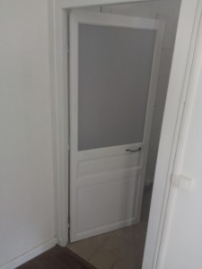 Photo de galerie - Ajustements d'une porte sur mesure sans son châssis 