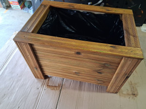 Photo de galerie - Fabrication de bac a fleur 