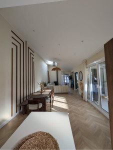 Photo de galerie - Pose sol avec peinture et pose des rideaux 