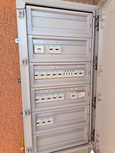 Photo de galerie - Installation électrique refaite à neuf avec armoire électrique. 