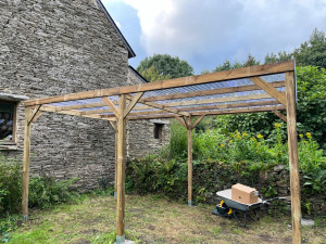 Photo de galerie - Assemblage abris de jardins /carport