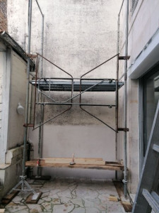 Photo de galerie - Reprise divers enduit et peinture façade de 2,20 m sur 8 m ainsi que reprise descente de dalle 