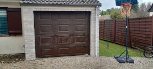 Photo de galerie - Parement carreaux de briques. porte de garage. 