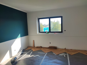 Photo de galerie - Pose de parquet en chevron + peinture 