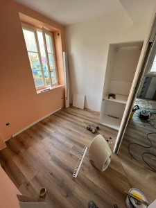 Photo de galerie - Chambre complète peinture et pose de parquet 
