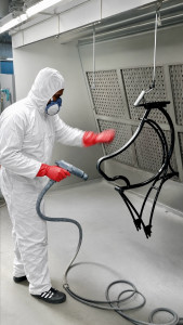 Photo de galerie - LAQUÉ SYNTHÉTIQUE PEINTURE POLYMÉRISANTE