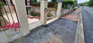 Photo de galerie - Pilliers de portail et seuil en pavés
