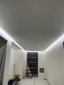 Photo de galerie - > **Enduit, traitement et peinture terminés ! Un travail propre et soigné. ?️✨**