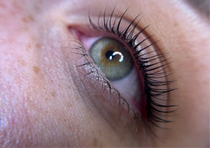 Photo de galerie - Réhaussement de cils 