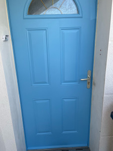 Photo de galerie - Mise en peinture porte extérieur 