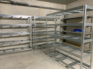 Photo de galerie - Montage d’étagères charges lourdes