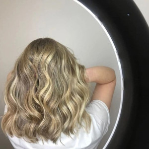 Photo de galerie - Balayage blond doré