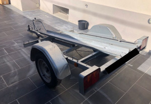 Photo de galerie - Remorque Moto . Location nue ou avec chauffeur si nécessaire. 