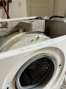 Photo de galerie - Détection de fuite lave linge , dépose du joint hublot et repose du nouveau, remise en marche