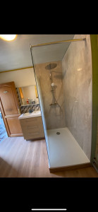 Photo de galerie - Pose de douche 