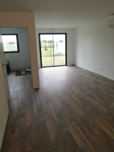 Photo de galerie - Pose de parquet et isolant.