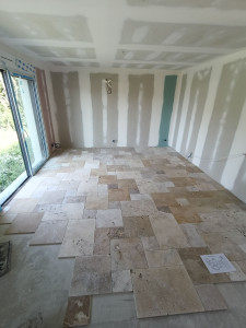 Photo de galerie - Réalisation de bande a joint en 3 passes d'enduit 