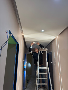 Photo de galerie - Installation des spots 