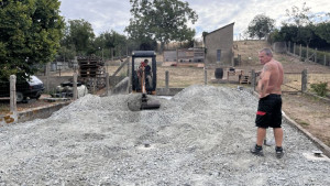 Photo de galerie - Décaissage plus pose enrochement