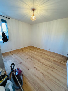 Photo de galerie - Pose parquet, plinthe et finition 
