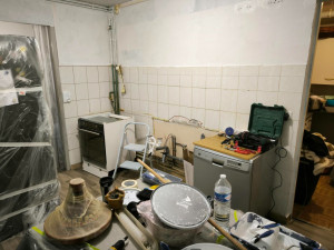 Photo de galerie - Montage cuisine avec crédence ainsi que la peinture (avant )  