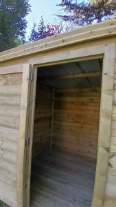 Photo de galerie - Fin Montage cabanon après pose des tôles pour le toit