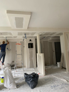 Photo de galerie - Pose de placo-plâtre
Je réalise la pose de plaques de plâtre pour créer ou rénover vos cloisons, doublages et plafonds. Travail soigné, finitions propres et préparation des supports pour un résultat durable et esthétique.
Pose • Joints • Enduits • Finitio