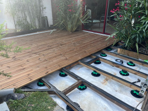 Photo de galerie - Terrasse bois sur plots