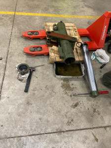 Photo de galerie - Remplacement des joints d’un vérin stabilisateur