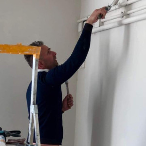 Photo de galerie - Peinture et préparation d'un mur humide 
