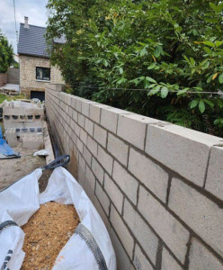 Photo de galerie - Création mur parpaing de séparation 