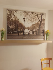 Photo de galerie - Fixation grand tableau plus étagère 