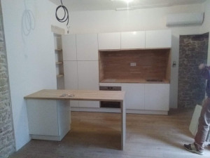 Photo de galerie - Installation de cuisine + îlot central